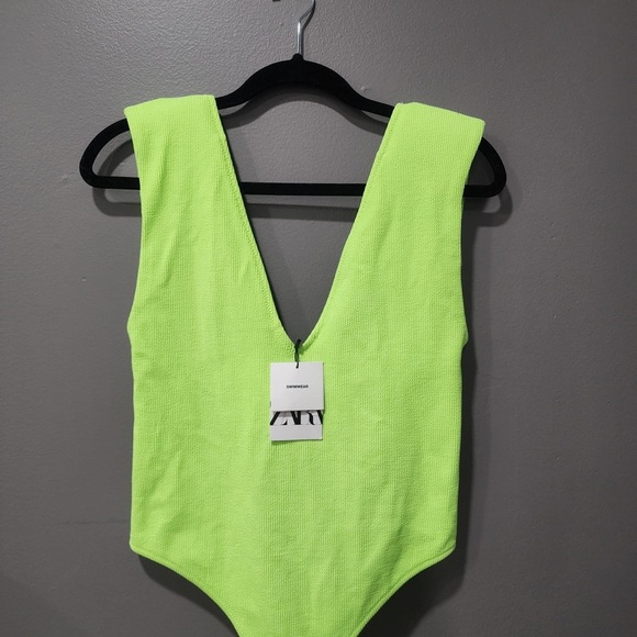 ZARA SIZE L - Picture 2 of 7